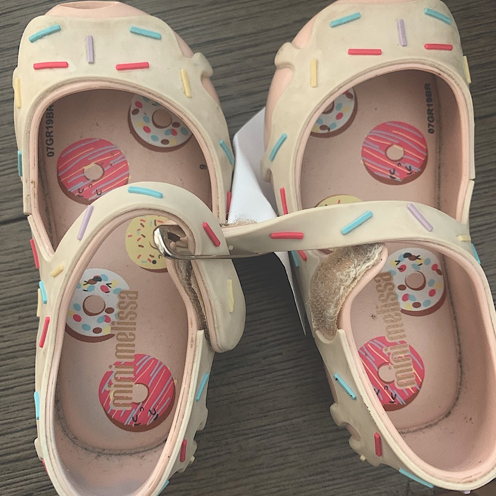 Pink donut Mini Melissa’s size 6